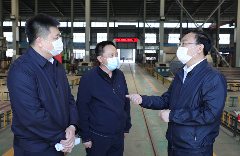 海倫市委書記蒞臨利民萬(wàn)佳鍋爐調(diào)研指導(dǎo)工作